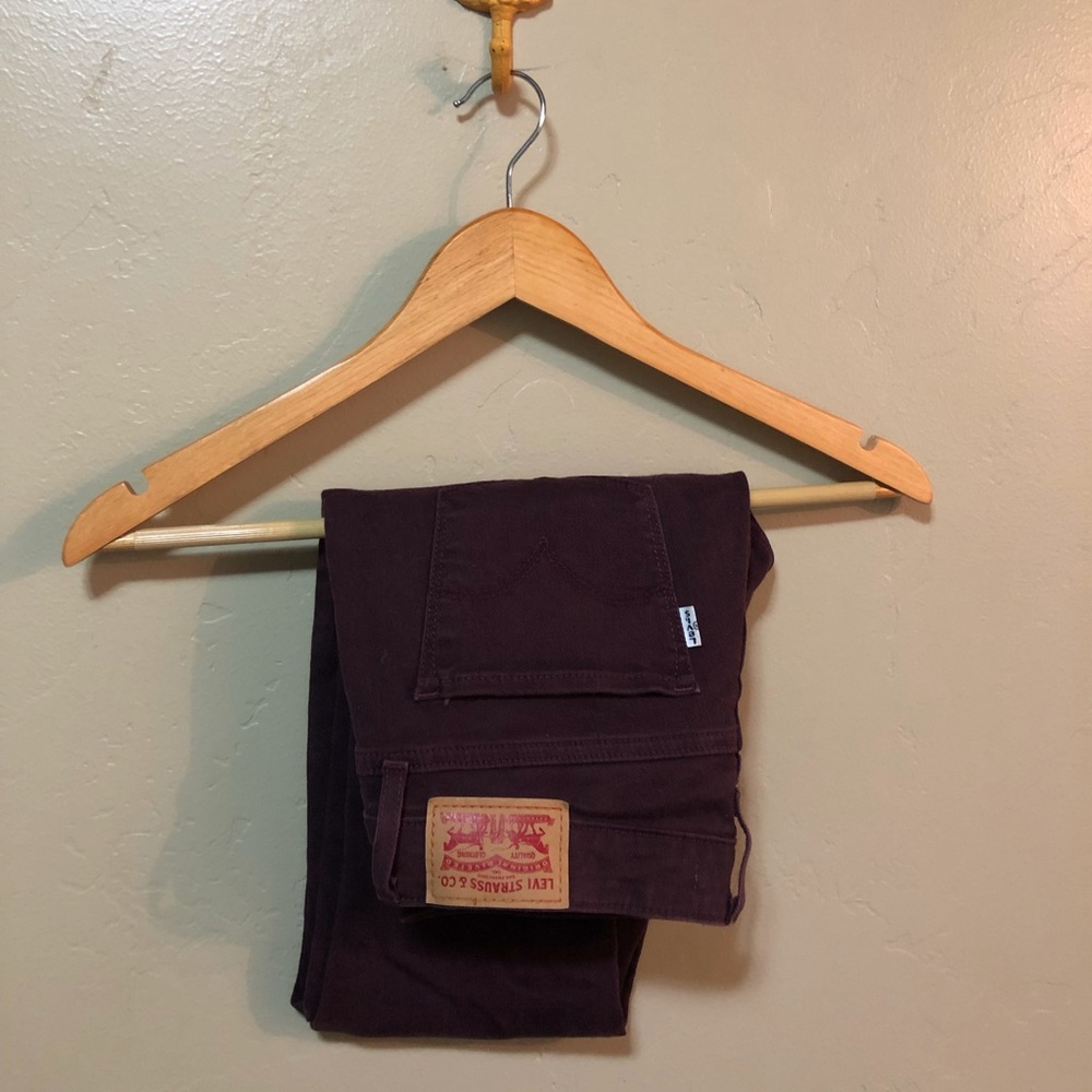 Levi’s 711 skinny in burgundy - Sz 25